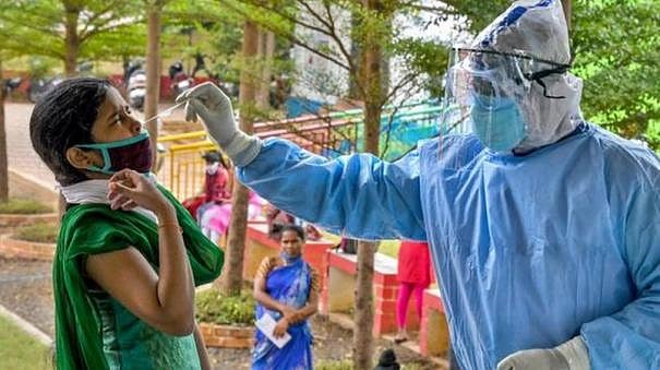 3வது நாளாக ஆயிரத்தை கடந்த  கொரோனா பாதிப்பு: தடுப்பு நடவடிக்கை எடுக்காமல் வேடிக்கை பார்க்கும் அதிமுக அரசு!