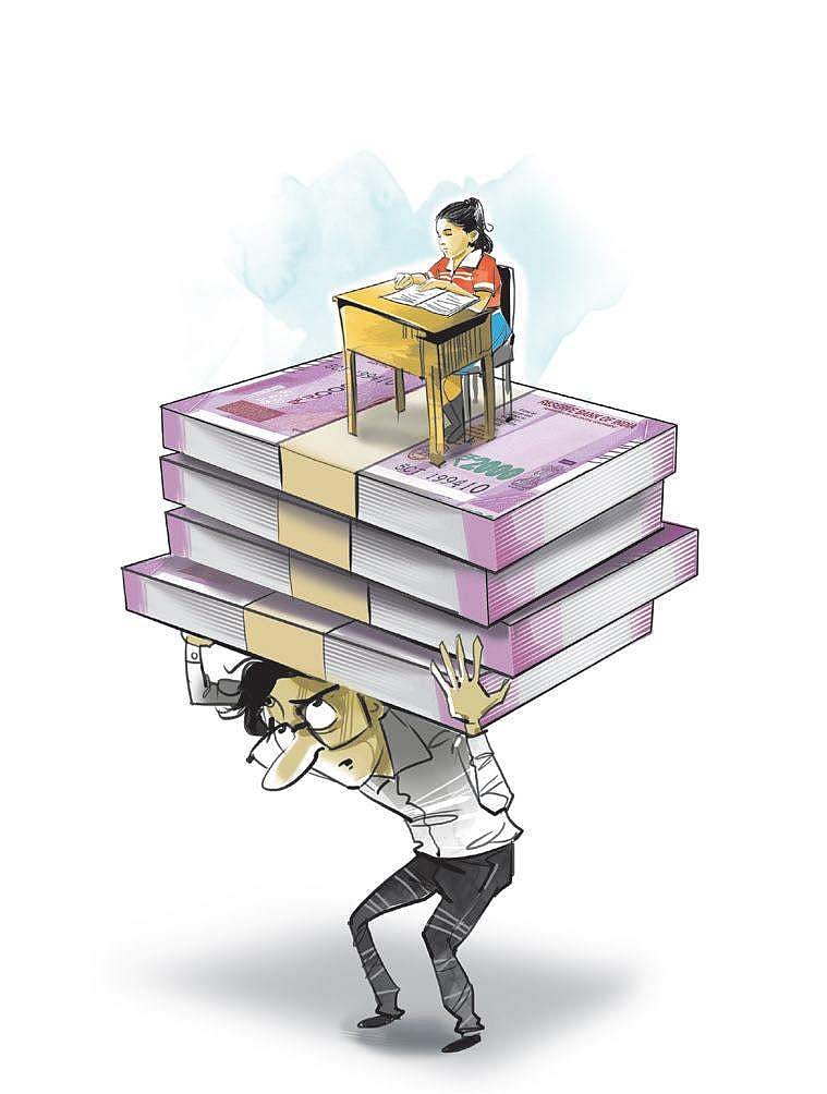 “கூடுதல் கட்டணம் வசூல் செய்யும் தனியார் பள்ளிகள் மீது பெற்றோர் புகார் அளிக்கலாம்” : கட்டண நிர்ணயக் குழு!