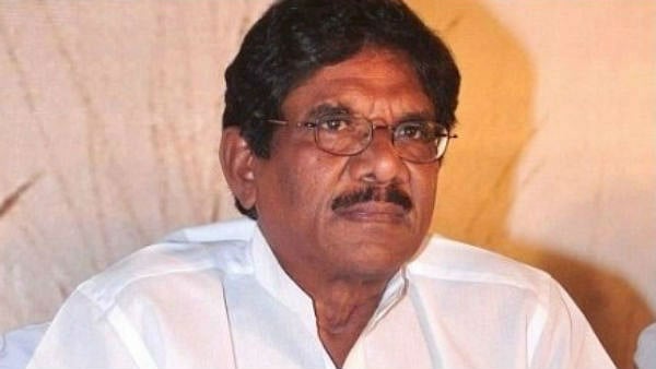 “தியேட்டருக்கு வரும் ரசிகர்களை இழந்ததுதான் மிச்சம்” - சூர்யாவுக்கு பாரதிராஜா ஆதரவுக்குரல்!