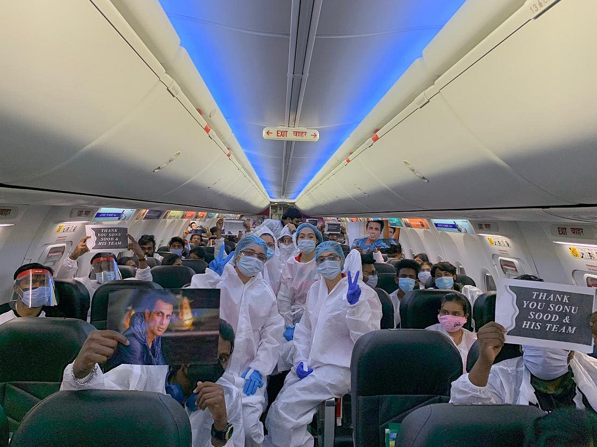 கைவிரித்த அரசுகள்: கண்டுகொள்ளாத ‘ரீல்’ ஹீரோக்கள்: ரஷ்யாவில் தவித்த தமிழக மாணவர்களை மீட்டு வந்த சோனு சூட்!