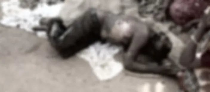 அரசு உத்தரவை மீறி கடன் வசூலில் ஈடுபட்ட வங்கி : மனமுடைந்த வாடிக்கையாளர் வங்கியின் வாசலில் தீக்குளிப்பு!