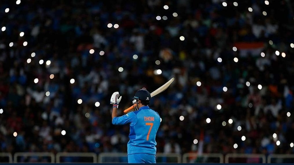 “குட்பை” - சர்வதேச கிரிக்கெட் போட்டிகளில் இருந்து தோனி, ரெய்னா ஓய்வு பெறுவதாக அறிவிப்பு!