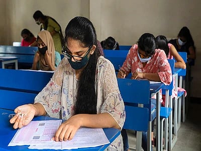 “கொரோனா காலத்தில் தேர்வு நடத்துவது நியாயமற்றது” : ‘NEET-JEE’ தேர்வுகளுக்கு எதிராக கிரேட்டா ஆவேசம்!