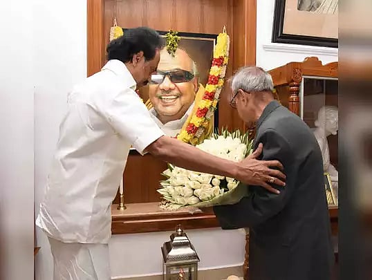 "சாதுர்யமிக்க அனுபவச் சக்ரவர்த்தியை இழந்திருக்கிறோம்!" - பிரணாப் முகர்ஜி மறைவுக்கு மு.க.ஸ்டாலின் இரங்கல்!