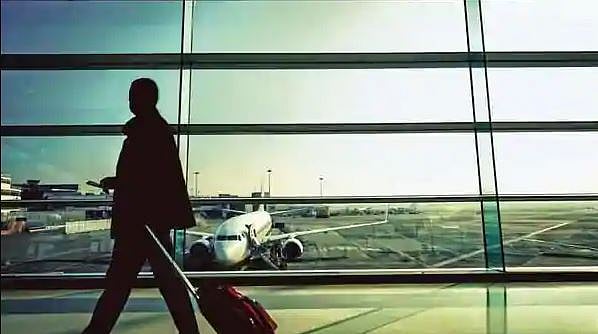 சென்னை விமான நிலையத்திலிருந்து விரைவில் சர்வதேச விமான சேவை தொடக்கம்? - விமான போக்குவரத்துத்துறை பரிசீலனை!