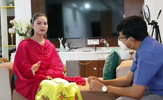 இந்துப் பெண் முஸ்லிம் வீட்டில் தங்கியதுபோல காட்டியதால் டி.வி நிகழ்ச்சியை 2 மாதங்கள் முடக்கிய அசாம் அரசு!