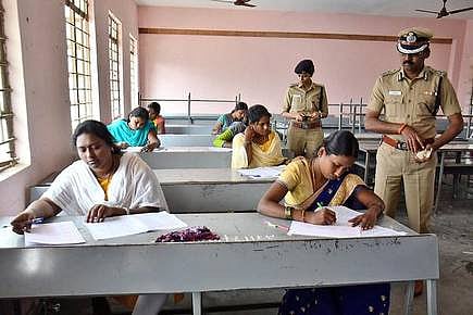 ஜனவரி மாதம் நடந்த SI தேர்வில் முறைகேடு? - தமிழக அரசுக்கு சென்னை ஐகோர்ட் உத்தரவு!