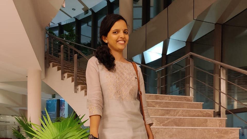 ''நலம் விசாரிக்கக்கூட பயந்தார்கள்..'' : கொரோனா வார்டில் பணியாற்றிய ஒரு இளம் பெண் மருத்துவரின் அனுபவங்கள்!