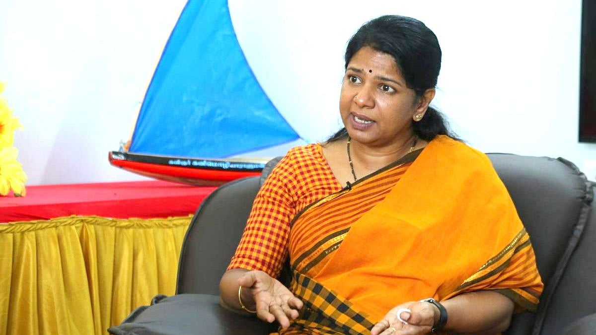 ஆன்லைன் வகுப்பு: உரிய விதிகளை பின்பற்றி மாணவர்களின் அழுத்தத்தை நீக்க நடவடிக்கை எடுங்கள் - கனிமொழி ட்வீட்!