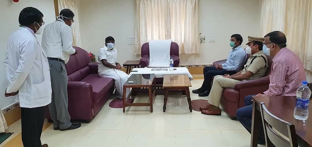 “மருத்துவர்களிடம் கொத்தடிமைத்தனத்தை பின்பற்றும் அமைச்சர் விஜயபாஸ்கர்” : கொந்தளிக்கும் ஊழியர்கள் !