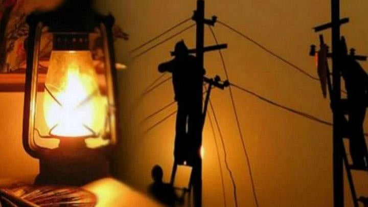 “2 லட்சம் மின் கம்பங்கள்.. 11,000 பேர் பணியில்” : மாண்டஸ் புயலை எதிர்கொள்ள தயாராரும் மின்சாரத்துறை !