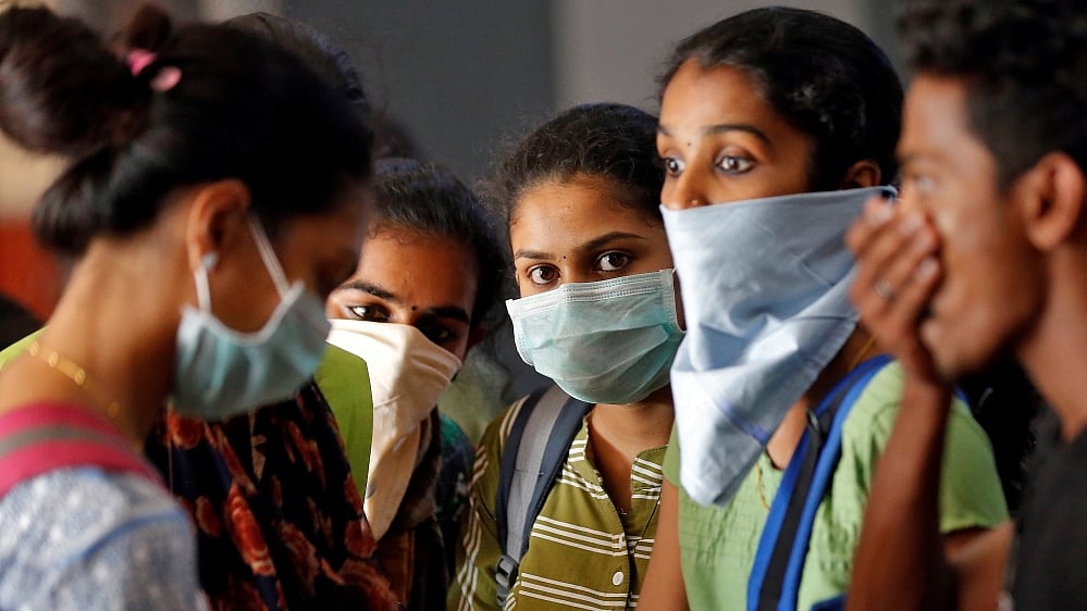 மேல்நிலை பள்ளிகள், பாலிடெக்னிக் கல்லூரிகள் எப்போது துவங்கப்படும்: தமிழக அரசு விளக்கமளிக்க ஐகோர்ட் உத்தரவு