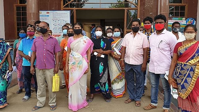 ஸ்டெர்லைட் கலவரம்: பாதிக்கப்பட்டோருக்கு அரசு வேலை ஒதுக்குவதில் பாரபட்சம் - ஒரு நபர் ஆணையத்தில் புகார்!