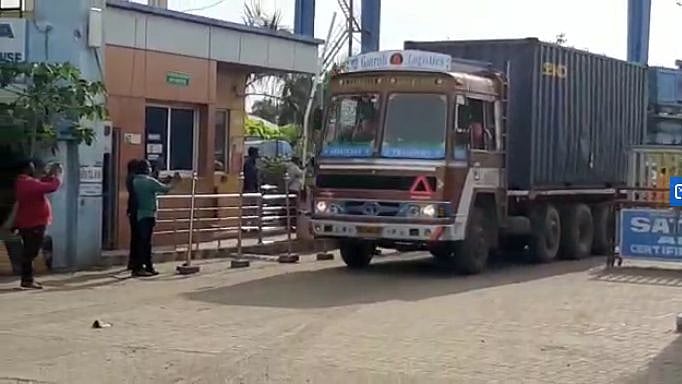 லெபனான் வெடி விபத்து எதிரொலி: மக்கள் கோரிக்கையை அடுத்து மணலி கிடங்கில் இருந்த அமோனியம் நைட்ரேட் அகற்றம்!