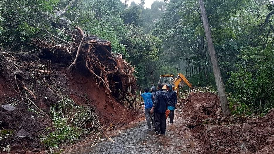 நீலகிரிக்கு ரெட் அலெர்ட்.. தேனி, கோவைக்கு ஆரஞ்சு அலெர்ட்.. 9 மாவட்டங்களில் மிதமான மழைக்கு வாய்ப்பு!