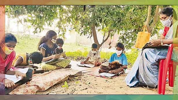 ''ஊரடங்கு காலத்தில் இப்படியும் ஓர் அரசுப் பள்ளி ஆசிரியை!'' - என்ன செய்தார் தெரியுமா?
