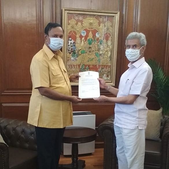 “தமிழக மாணவர்களின் உடல் தனி விமானம் மூலம் கொண்டுவரப்படும்” : டி.ஆர்.பாலுவிடம் அமைச்சர் ஜெய்சங்கர் உறுதி!