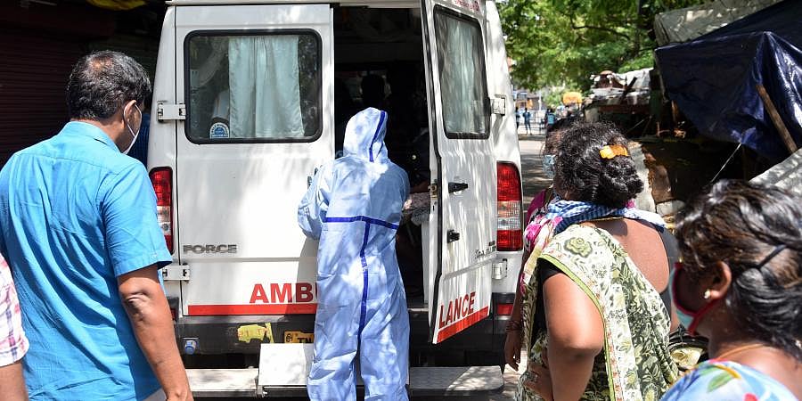 நெல்லையில் 15 நாள் சிகிச்சைக்கு ரூ.12 லட்சம்.. கொரோனாவை வைத்து கபளீகரம் செய்யும் தனியார் மருத்துவமனை..!