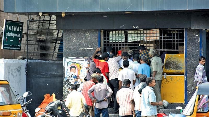 “சென்னையில் ஒரே நாளில் ரூ.33.50 கோடி மது விற்பனை” - குடும்பங்களை சீரழிக்கும் அ.தி.மு.க அரசு!