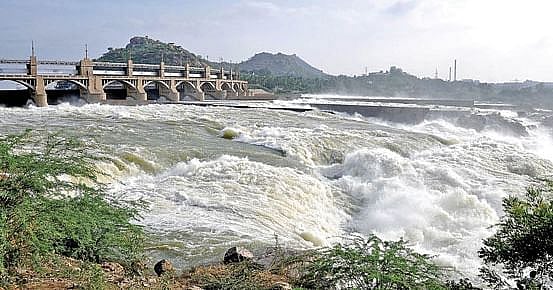 குழாய் மூலம் எடப்பாடிக்கு காவிரி நீர்: மேட்டூர் விவசாயிகளை பாதிக்குமா? - தமிழக அரசின் பதில் இதுதான்!