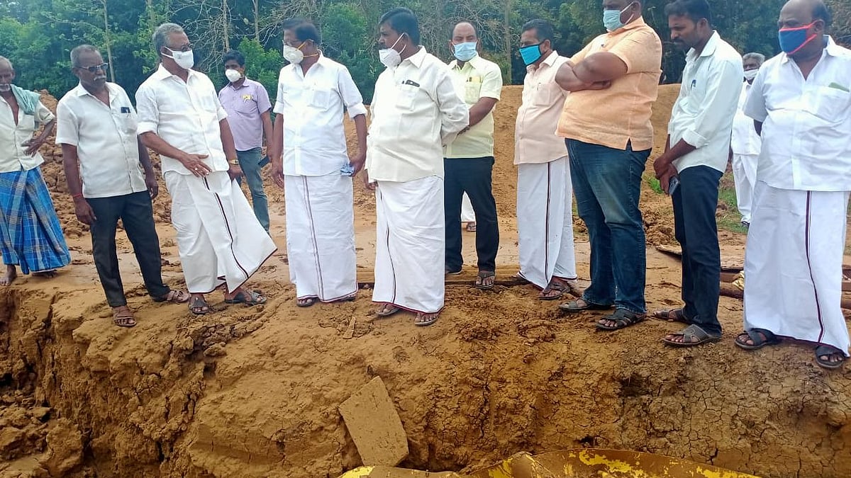 “ஊரடங்கை பயன்படுத்தி குழாய் பதிக்கும் கெயில் நிறுவனம்” : காற்றில் பறந்த முதல்வரின் அறிவிப்பு!