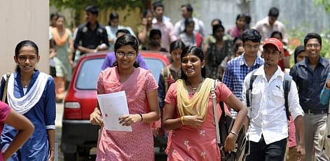 செப்.,15 க்கு பிறகு கல்லூரிகளில் இறுதி பருவத் தேர்வு - அமைச்சர் அறிவிப்பால் மாணவர்கள் அச்சம்!