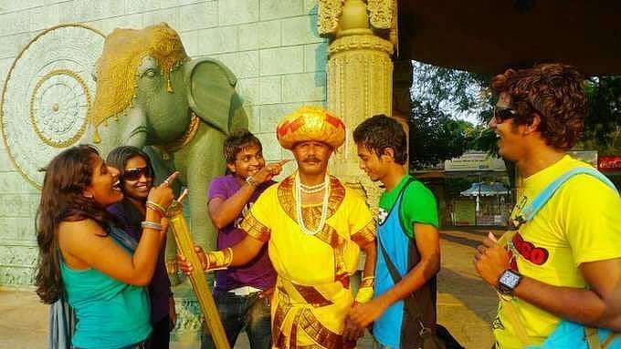 விஜிபி-யின் ‘சிலை மனிதன்’ செக்யூரிட்டி வேலைக்குச் சென்ற சோகம் : 30 வருட வாழ்வைப் புரட்டிப்போட்ட கொரோனா!