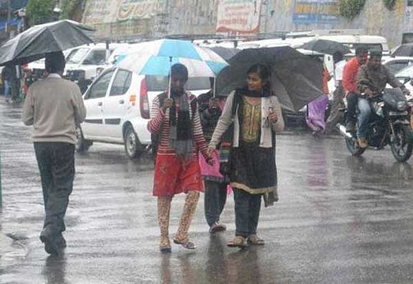  சேலம், கோவை உட்பட 7 மாவட்டங்களுக்கு கனமழை எச்சரிக்கை.. சென்னையில் 2 நாட்களுக்கு லேசான மழைக்கு வாய்ப்பு!