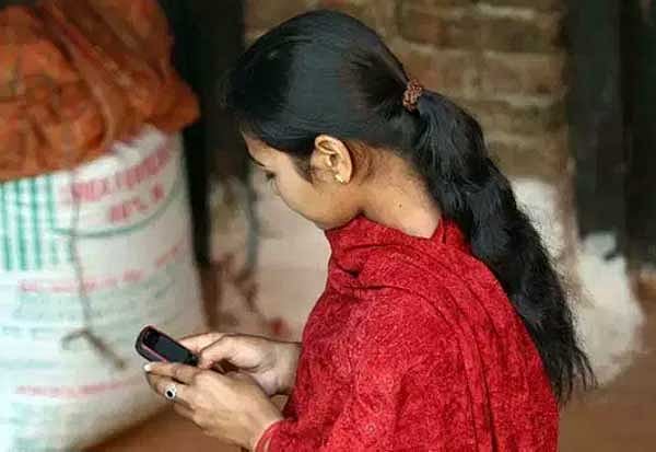 “இளம்பெண்கள் வீட்டை விட்டு வெளியேறுவதற்கு பெற்றோர்களே காரணம்” - சென்னை ஐகோர்ட் அதிருப்தி!