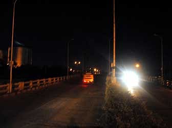 இருட்டில் கிடக்கும் மாநகராட்சி : மின் விளக்குகளை சீரமைப்பதில் ஏன் அலட்சியம் ? - கோவை தி.மு.க MLA கேள்வி!