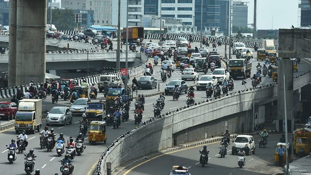 ஊரடங்கிலிருந்து விடுதலை பெற்ற ஞாயிற்றுக்கிழமை: பாதுகாப்பு வழிமுறைகளை கடைபிடிப்பதில் தொடர்ந்து அலட்சியம்!