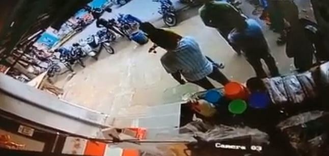 கோவையில் வியாபாரிகள் இருவரிடையே முன்விரோதத்தால் மோதல் - பழிக்குப் பழியாக ஒருவர் குத்திக் கொலை!