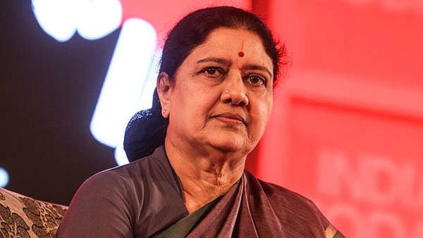 போயஸ் கார்டன் சொகுசு பங்களா உட்பட பினாமி பெயரில் சசிகலா வாங்கிய ரூ.300 கோடி சொத்துகள் முடக்கம்!

