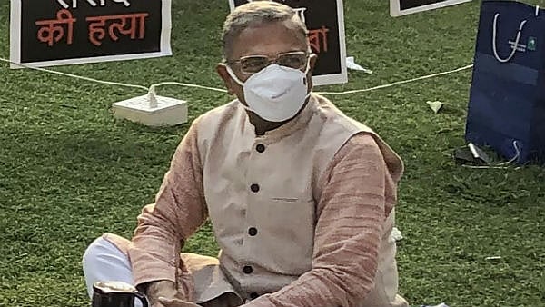 டீ கொடுப்பதும்., உண்ணாவிரதம் இருப்பதும் அப்பட்டமான நாடகமே : எம்.பிக்கள் போராட்டத்தை திசை திருப்ப திட்டம்?