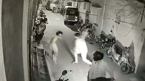 கொலைக்கு போட்ட ஸ்கெட்ச் தோல்வியடைந்ததால் 10ம் வகுப்பு மாணவனுக்கு அரிவாள் வெட்டு: ரவுடிகள் கையில் தமிழகம்?