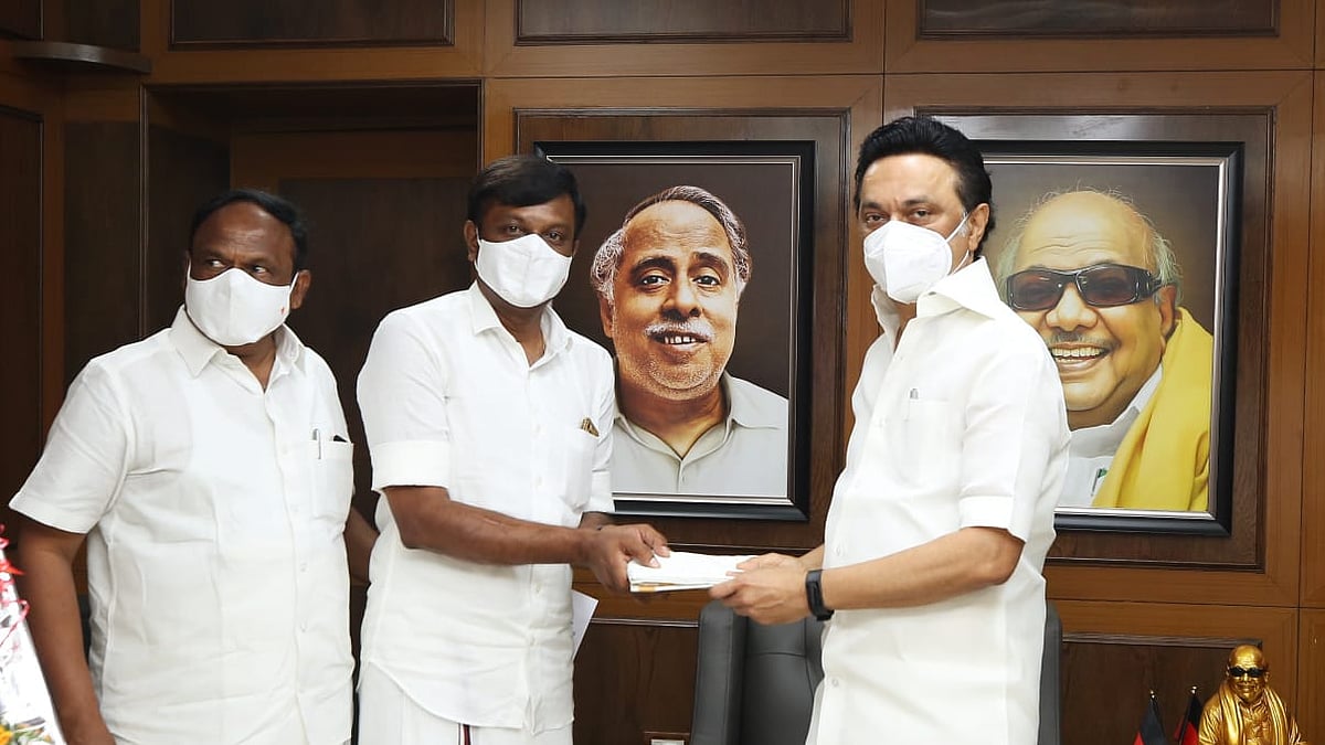 “ஈரோடு மாவட்டத்தில் ஆயிரக்கணக்கான அ.தி.மு.கவினர் தி.மு.க-வில் இணைவார்கள்” : குள்ளம்பாளையம் கே.கே.செல்வன்