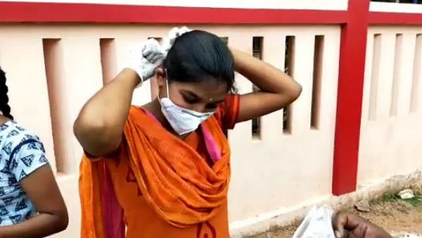 உணவின்றி தவித்த மாணவர்கள்: மாணவிகளை தலைவிரி கோலமாக தேர்வு எழுத வைத்த கொடுமை- பல இடங்களில் குளறுபடி! #NEET