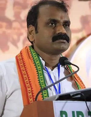 பா.ஜ.க.,வில் சேர வந்த ரவுடிகள் கூட்டம் : போலிஸைக் கண்டதும் தலைதெறிக்க ஓடியதால் பரபரப்பு!