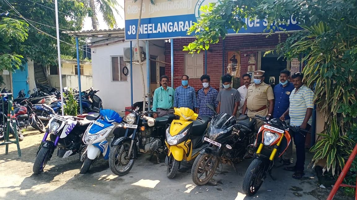 புல்லட்- டியூக் வாகனங்களை மலிவு விலைக்கு விற்ற இளைஞர்கள் : தொடர் வாகன திருட்டில் ஈடுபட்ட 2 பேர் கைது!