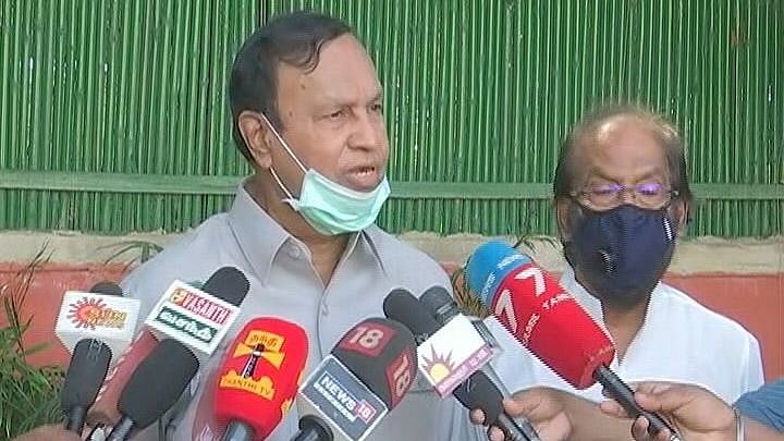 தாழ்வான பகுதிகளில் வெள்ளம் எனக் கூறி தப்பிக்கிறது எடப்பாடி அரசு - டி.ஆர்.பாலு எம்.பி கடும் குற்றச்சாட்டு!