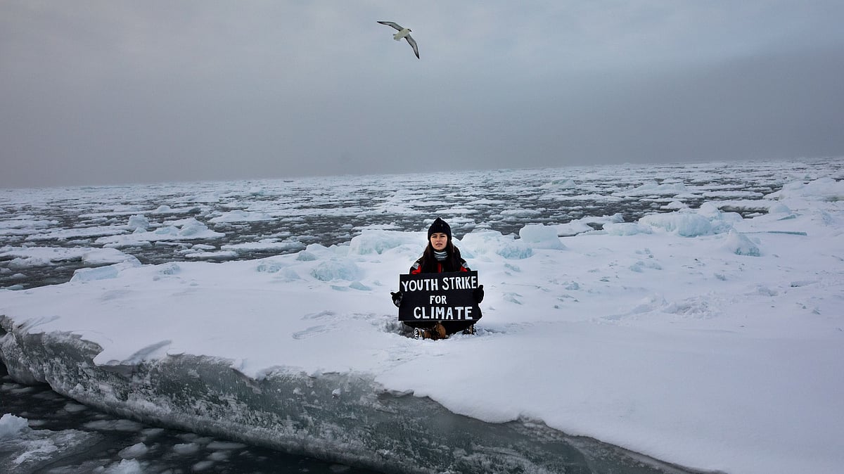 “உருகும் பனிப்பாறை : உலக நாடுகள் ஒன்றுபடவில்லை என்றால் நாம் அழிந்துபோவோம்” : சூழலியல் போராளிகள் ஆவேசம்!