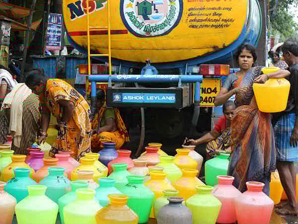 “சென்னை திரும்பும் மக்கள்; கூடுதல் குடிநீர் விநியோகம் செய்ய பரிசீலித்திடுக” - தமிழக அரசுக்கு ஐகோர்ட் ஆணை!