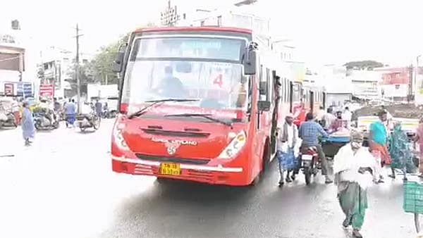 மீண்டும் தொடங்கியது பொது போக்குவரத்து : டீலக்ஸ் பேருந்துகள் மூலம் கல்லா கட்ட திட்டமிடும் எடப்பாடி அரசு!