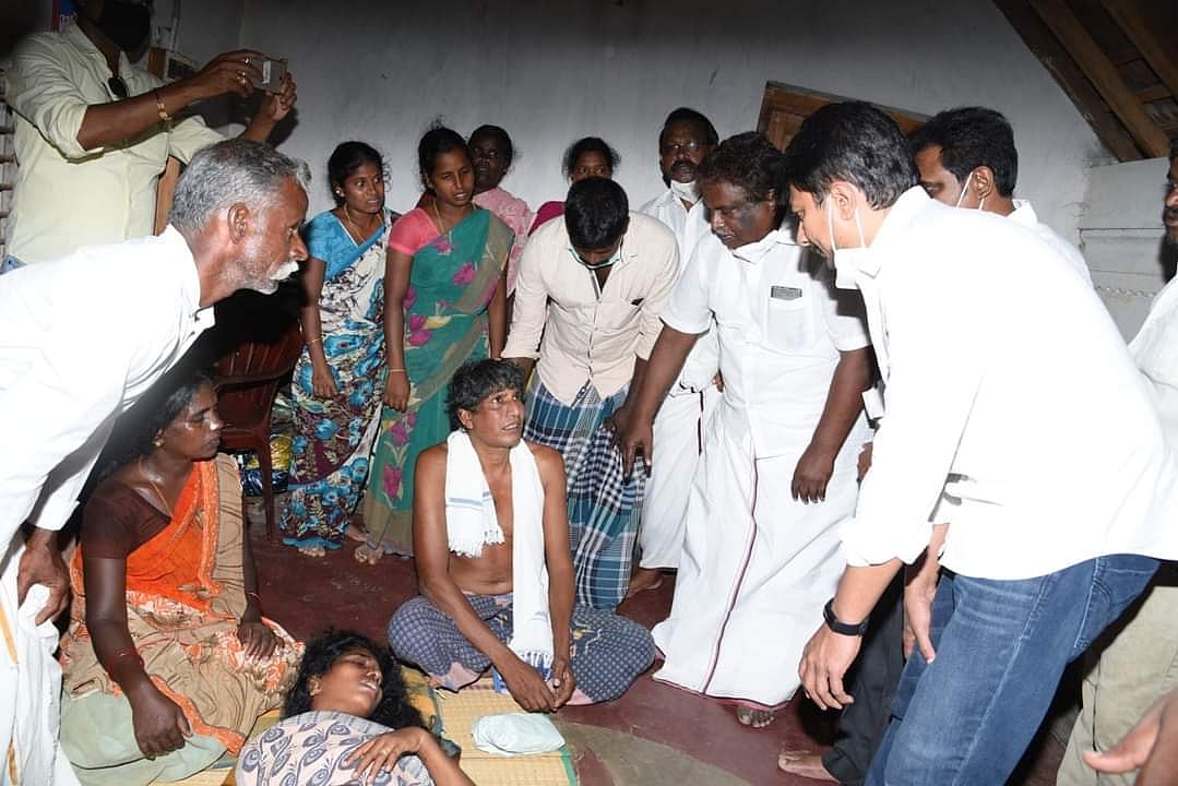 நீட் தேர்வால் பலியான மாணவரின் குடும்பத்திற்கு உதயநிதி ஸ்டாலின் ஆறுதல் - தி.மு.க சார்பில் நிதி உதவி!