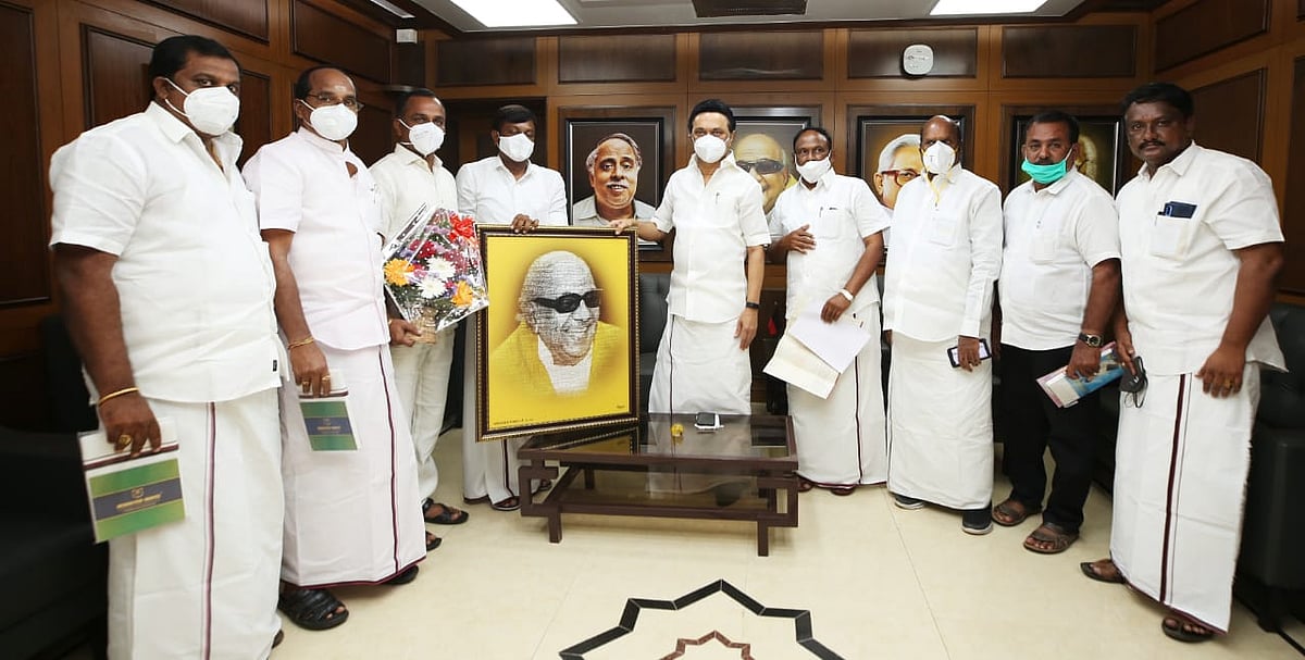 “ஈரோடு மாவட்டத்தில் ஆயிரக்கணக்கான அ.தி.மு.கவினர் தி.மு.க-வில் இணைவார்கள்” : குள்ளம்பாளையம் கே.கே.செல்வன்