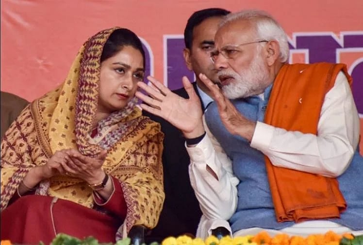 மத்திய உணவு பதனிடுதல் துறை அமைச்சர் ஹர்சிம்ரத் கவுர் பாதல் 