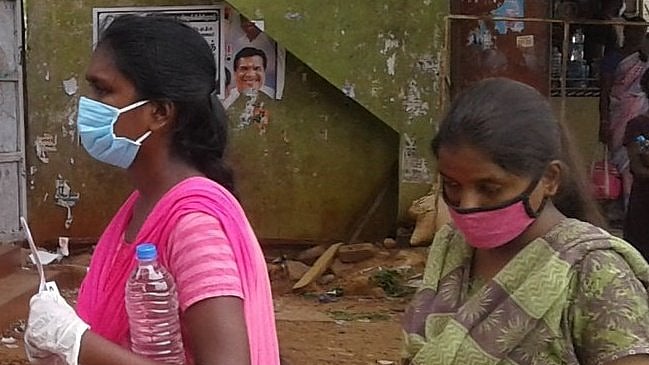 உணவின்றி தவித்த மாணவர்கள்: மாணவிகளை தலைவிரி கோலமாக தேர்வு எழுத வைத்த கொடுமை- பல இடங்களில் குளறுபடி! #NEET