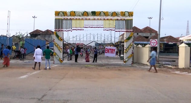 “அரசின் அரைகுறை வழிமுறையால் மொத்த அங்காடியை திறந்தும் பயனில்லை” - கோயம்பேடு வியாபாரிகள் அதிருப்தி!