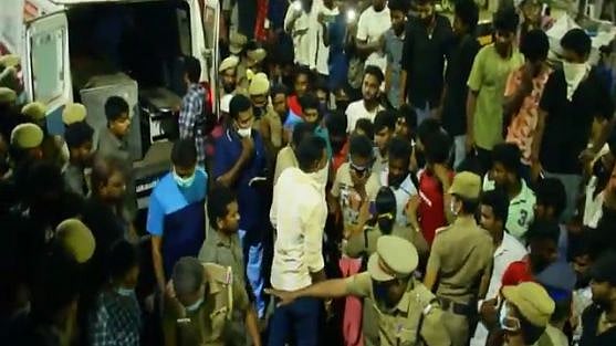 போக்குவரத்து போலிஸாரின் லஞ்சத்தால் உயிரிழந்த இளம் தம்பதியினர் - சென்னையில் நடந்த கொடூரம்!