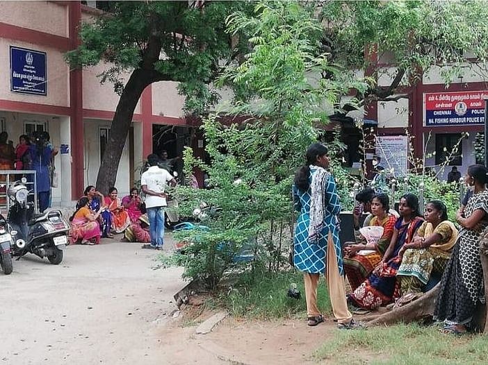 “காசிமேடு மீனவர்கள் 10 பேர் 48 நாட்களாகியும் கரை திரும்பவில்லை” : மீனவர்களை கண்டுகொள்ளாத அ.தி.மு.க அரசு!